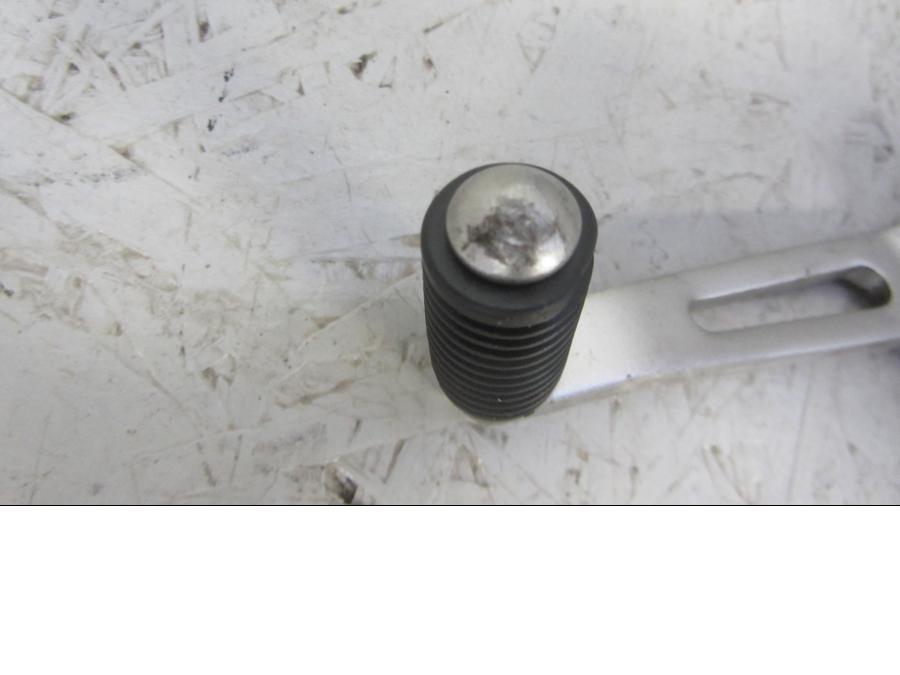 Baksidan på Växelpedal från en Kawasaki Z 1000 -2013 motorcykel.