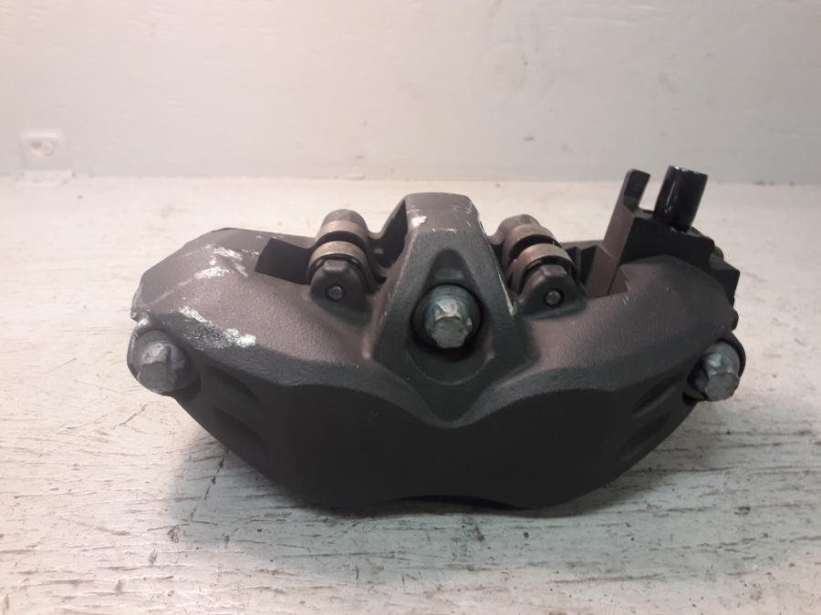 Baksidan på Bromsok från en Kawasaki ZX-6R -2008 motorcykel.