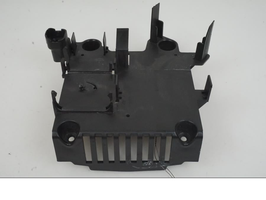 Vänster sida på Styrbox från en KTM 1290 Super Duke -2019 motorcykel.