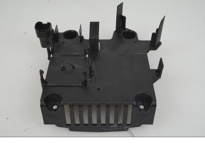 Vänster sida på Styrbox från en KTM 1290 Super Duke -2019 motorcykel.