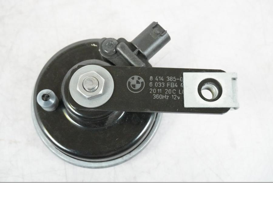 Baksidan på Signalhorn / Tuta från en BMW R 1250 GSA -2021 motorcykel.