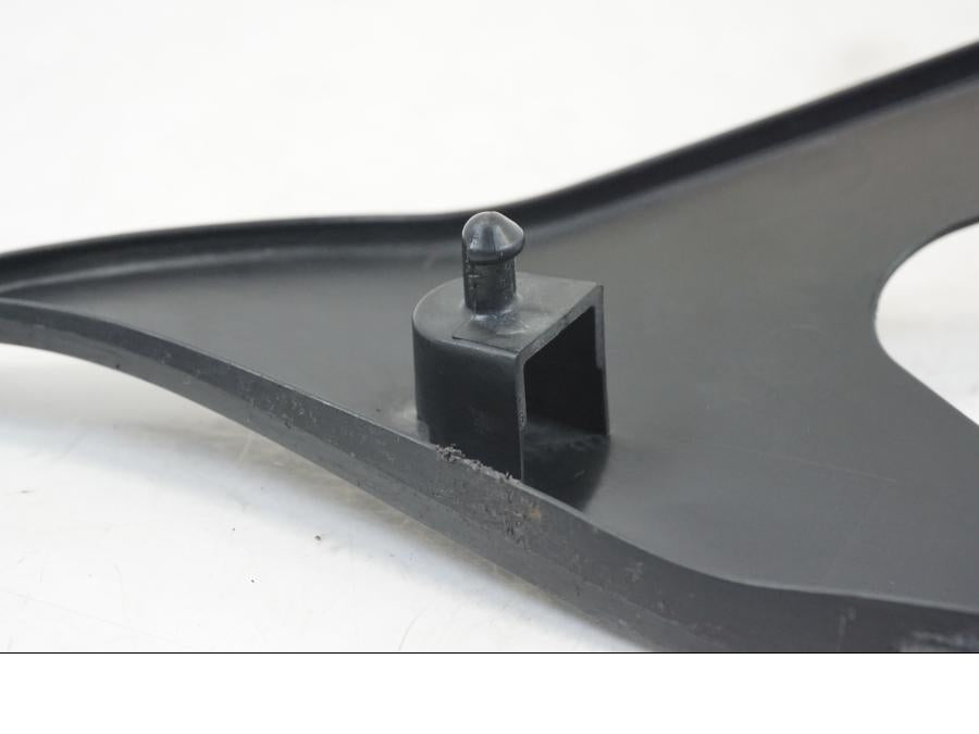 Vänster sida på Sidkåpa från en Suzuki GSX-R 750 -2008 motorcykel.