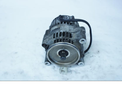 Framsidan på Generator från en Yamaha YZF 1000 R -1997 motorcykel.