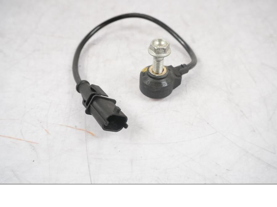 Baksidan på Knacksensor från en Ducati Multistrada 1260 -2020 motorcykel.