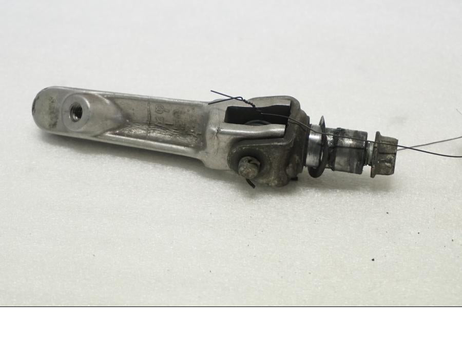 Baksidan på Fotpinne från en Honda CBR 900 RR -1998 motorcykel.