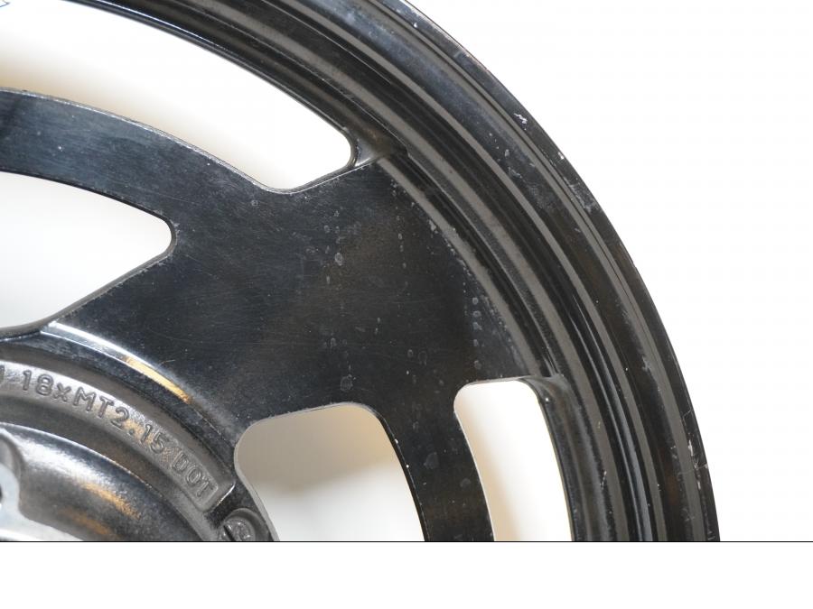 Extrabild6 på Fälg från en Yamaha V-MAX 1200 -1997 motorcykel.