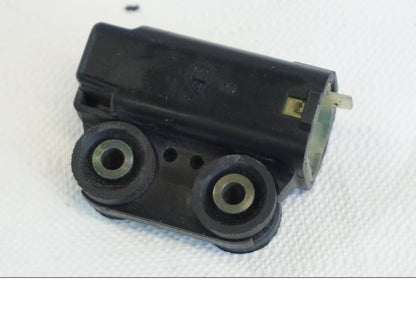 Baksidan på Tilt Sensor från en Yamaha YZF R6 -2006 motorcykel.