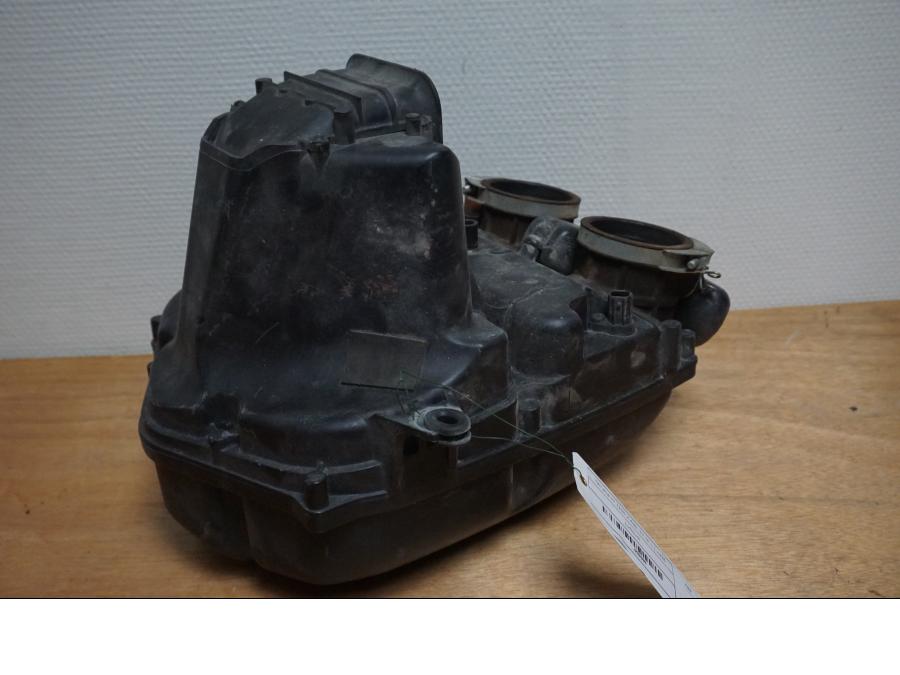 Framsidan på Luftburk från en Yamaha XT 1200 Z -2011 motorcykel.