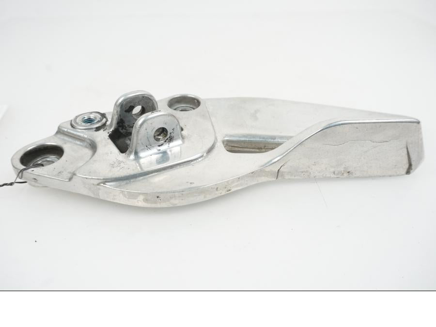 Höger sida på Fotpinnefäste från en Yamaha XJ 900 -1997 motorcykel.