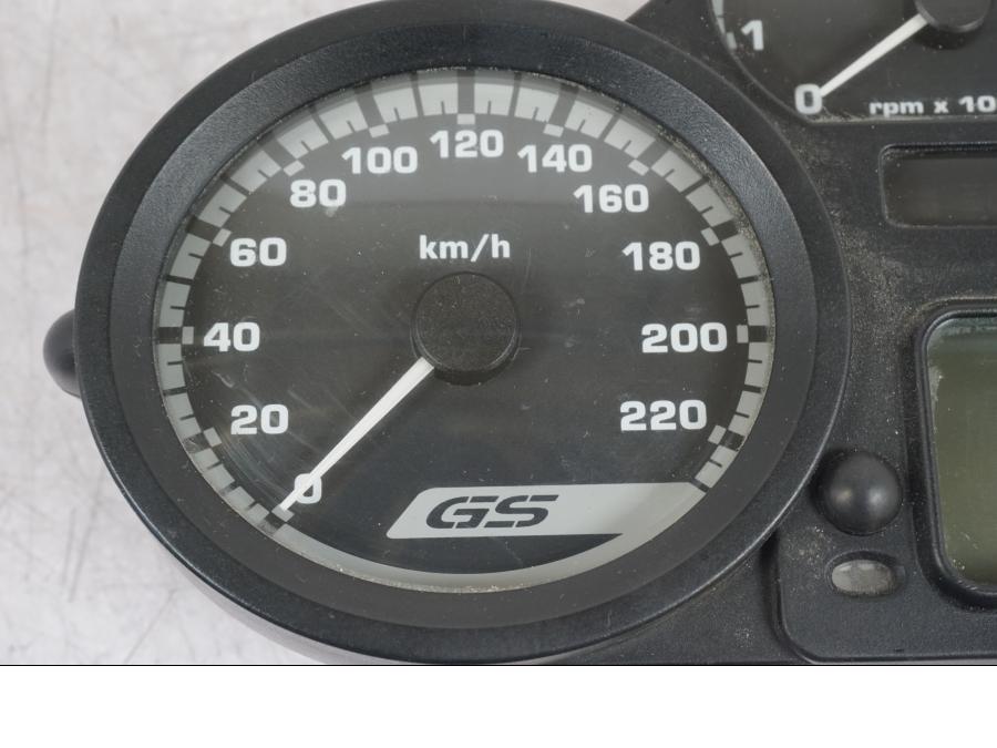 Vänster sida på Instrumentpanel från en BMW R 1200 GS -2005 motorcykel.