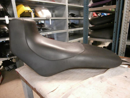 Framsidan på Sadel från en Cagiva Gran Canyon 900 ie -1998 motorcykel.