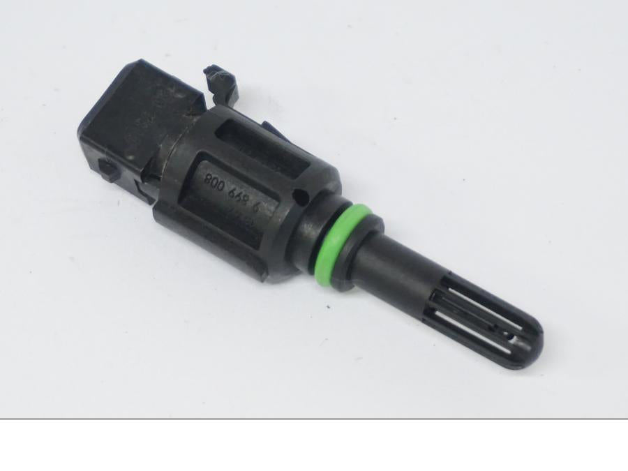 Vänster sida på Luftburksensor från en BMW R 1250 GS -2022 motorcykel.