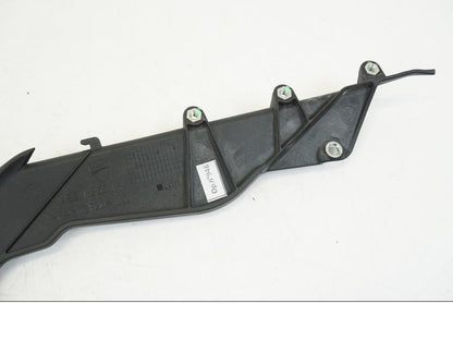 Snett uppifrån på Bakvinge från en Ducati Streetfighter V4 -2020 motorcykel.