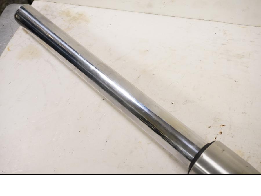 Höger sida på Gaffelben från en Yamaha XVS 650 -1997 motorcykel.