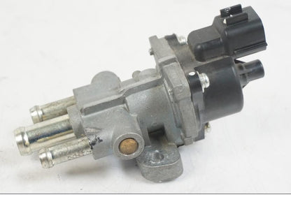 Höger sida på Tomgångssolenoid från en Suzuki VZR 1800 -2009 motorcykel.