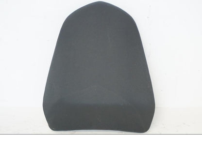 Baksidan på Sadel från en Kawasaki ER-6N -2012 motorcykel.