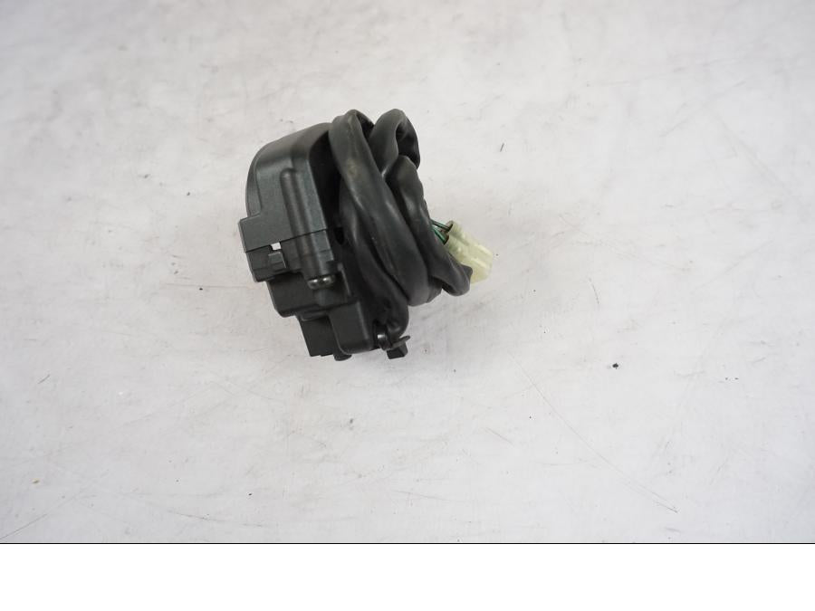 Höger sida på Gasklo från en KTM 790 Duke -2018 motorcykel.