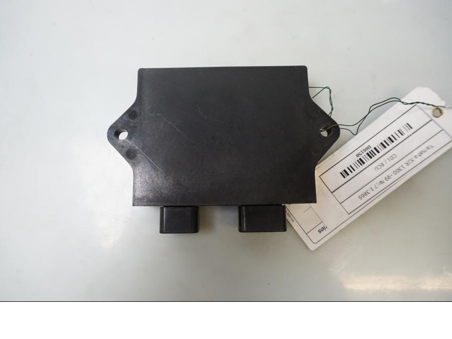 Baksidan på CDI / ECU från en Yamaha XJR 1300 -1999 motorcykel.