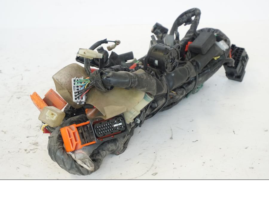 Höger sida på Kabelstam från en Honda SH 300 A -2011 scooter.