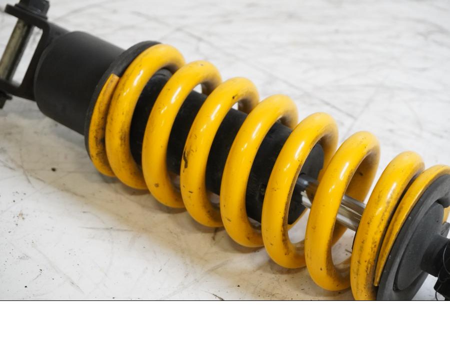 Höger sida på Stötdämpare från en Yamaha YZF-R 125 -2009 motorcykel.