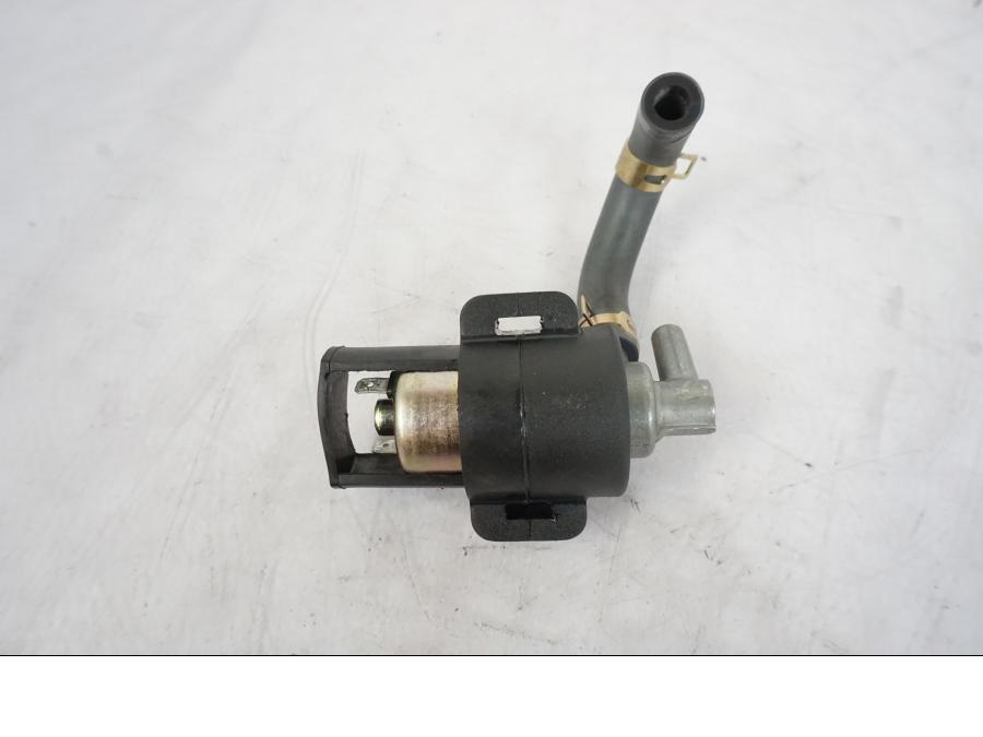 Vänster sida på Second Air från en Kawasaki VN 1500 -2003 motorcykel.