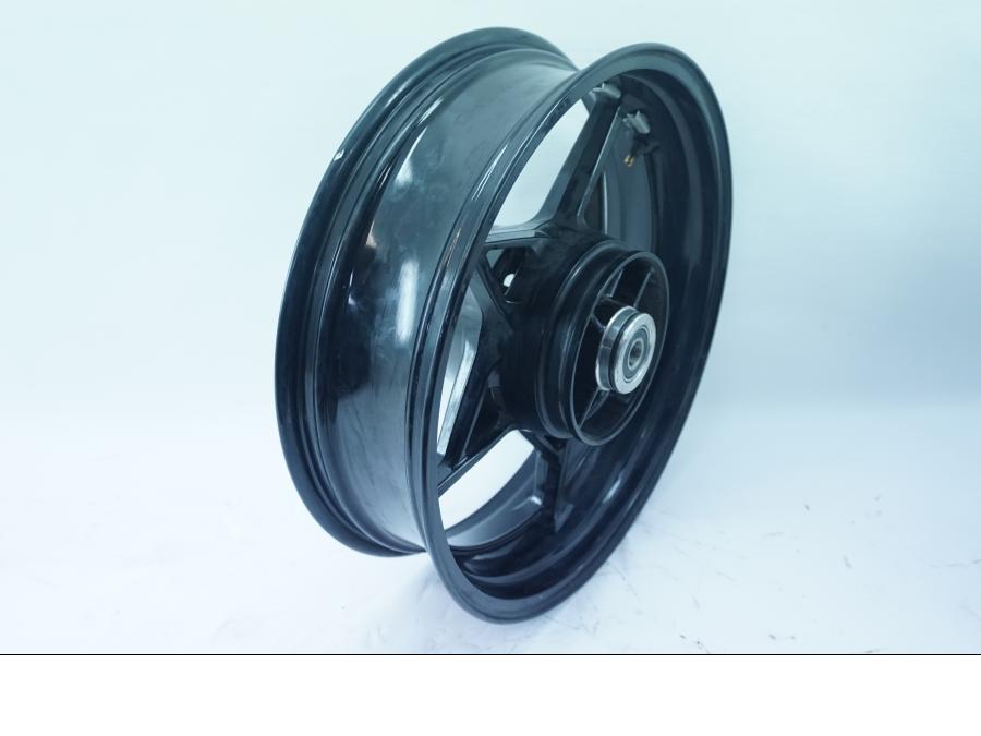 Framsidan på Fälg från en Kawasaki Ninja 650 -2018 motorcykel.