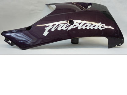 Baksidan på Magkåpa från en Honda CBR 900 RR -1997 motorcykel.