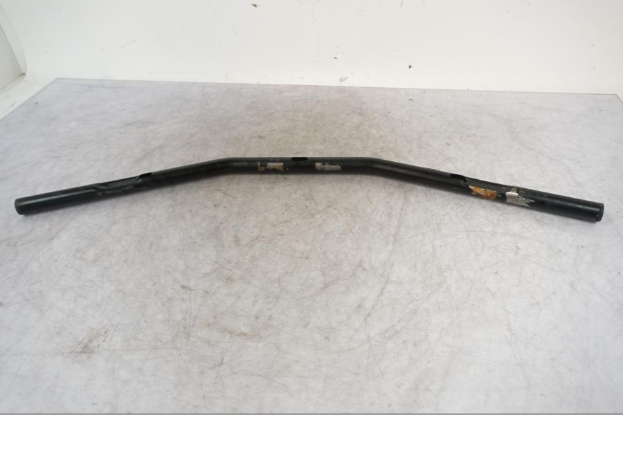 Snett nerifrån på Styre från en Kawasaki VN 1500 -1996 motorcykel.