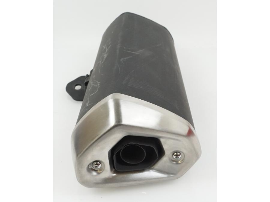 Vänster sida på Ljuddämpare från en Kawasaki Z 300 -2016 motorcykel.