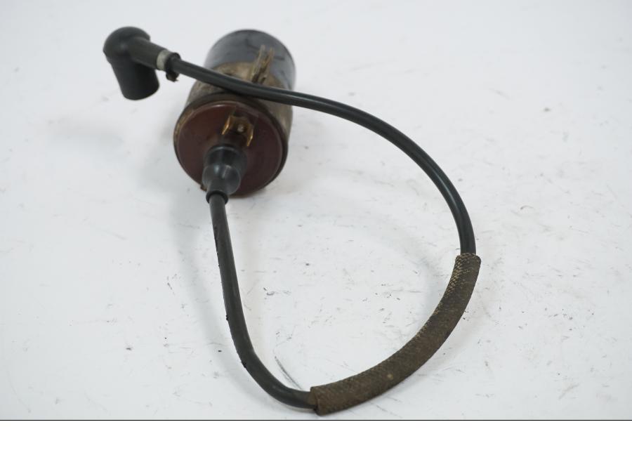 Baksidan på Tändspole från en BMW R 60 -1971 motorcykel.