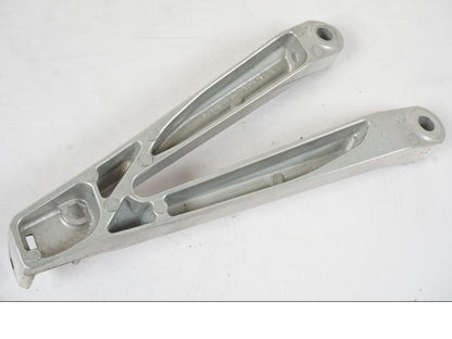 Vänster sida på Fotpinnefäste från en Honda CBR 1000 RR -2007 motorcykel.