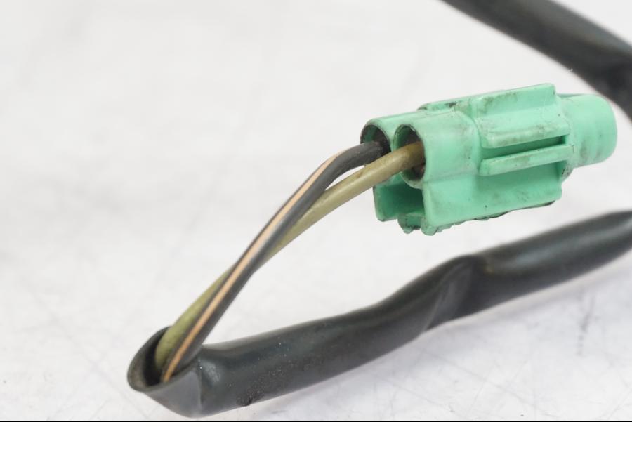 Baksidan på Sidostödsbrytare från en Suzuki GSX 1300 RX -1999 motorcykel.