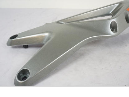 Baksidan på Bakram från en KTM 790 Duke -2019 motorcykel.