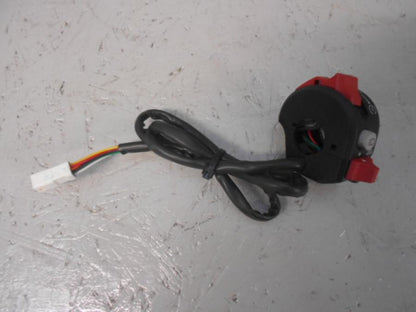 Framsidan på Styrelreglage från en Ducati 1199 Panigale -2017 motorcykel.