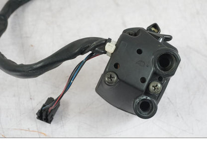 Extrabild4 på Styrelreglage från en Suzuki GSX 1300 RX -1999 motorcykel.