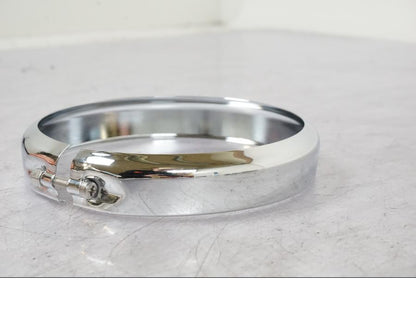 Höger sida på Strålkastarsarg från en H-D övrigt -2001 motorcykel.