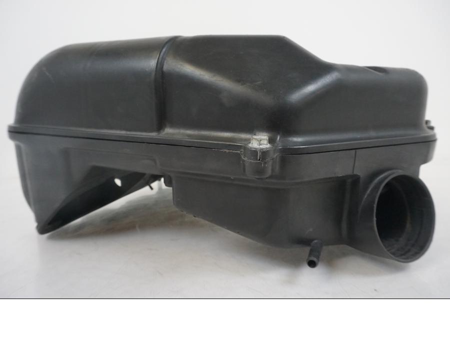 Snett nerifrån på Luftburk från en Kawasaki ZZR 1100 -1994 motorcykel.