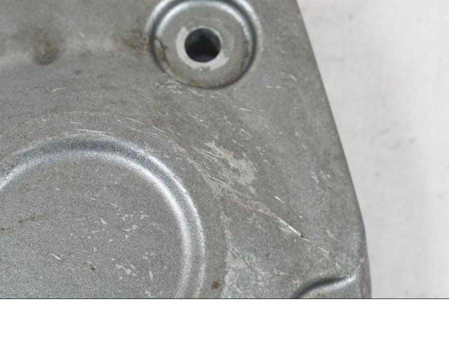 Snett uppifrån på Motorkåpa från en Kawasaki Z 900 -2019 motorcykel.