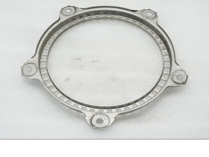 Baksidan på ABS krans från en BMW F 800 R -2011 motorcykel.