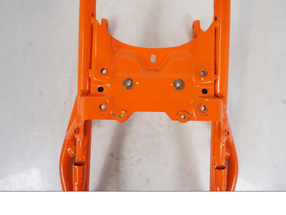 Snett nerifrån på Bakram från en KTM 125 Duke -2017 motorcykel.