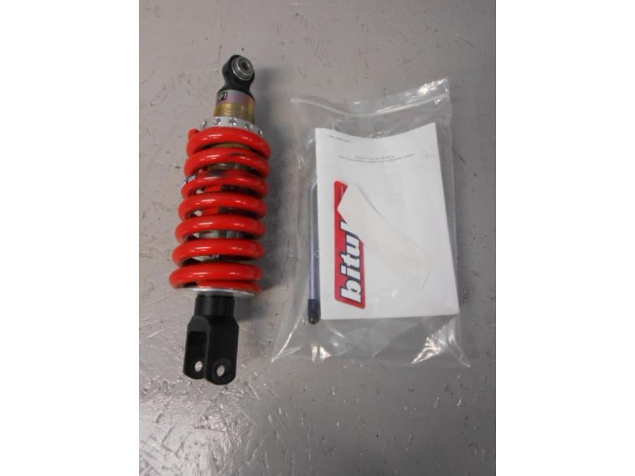 Baksidan på Stötdämpare från en BMW F 800 R -2013 motorcykel.