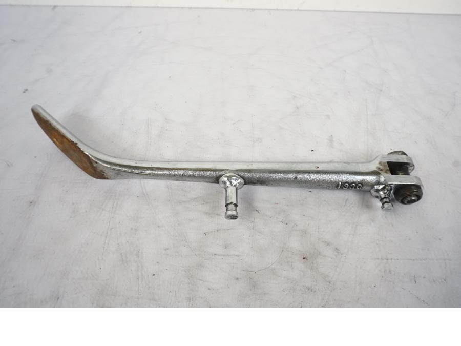 Vänster sida på Sidostöd från en Kawasaki VN 1500 -2003 motorcykel.