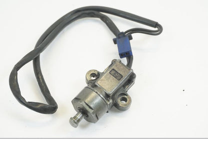 Framsidan på Sidostödsbrytare från en Yamaha FZR 600 -1991 motorcykel.