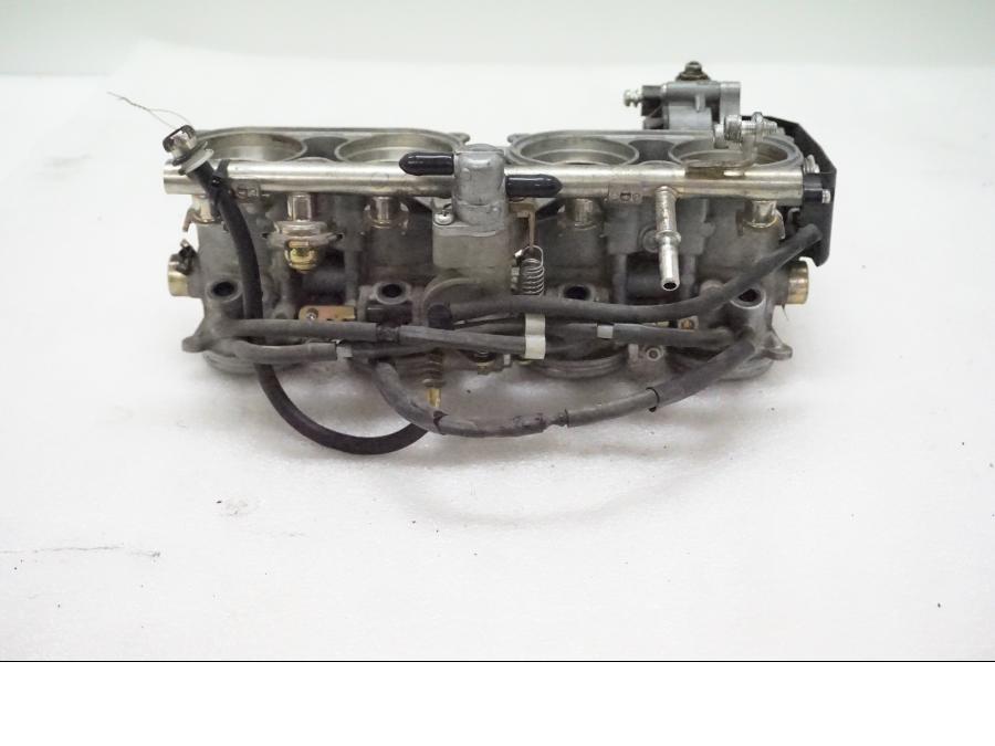 Baksidan på Spjällhus från en Yamaha FZ1-S -2006 motorcykel.