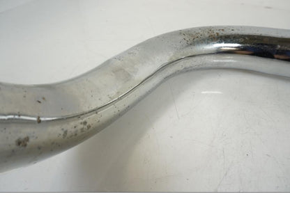 Vänster sida på Grenrör från en Suzuki VS 1400 -1999 motorcykel.