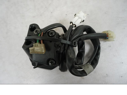 Baksidan på Styrelreglage från en Yamaha MT 125 -2017 motorcykel.