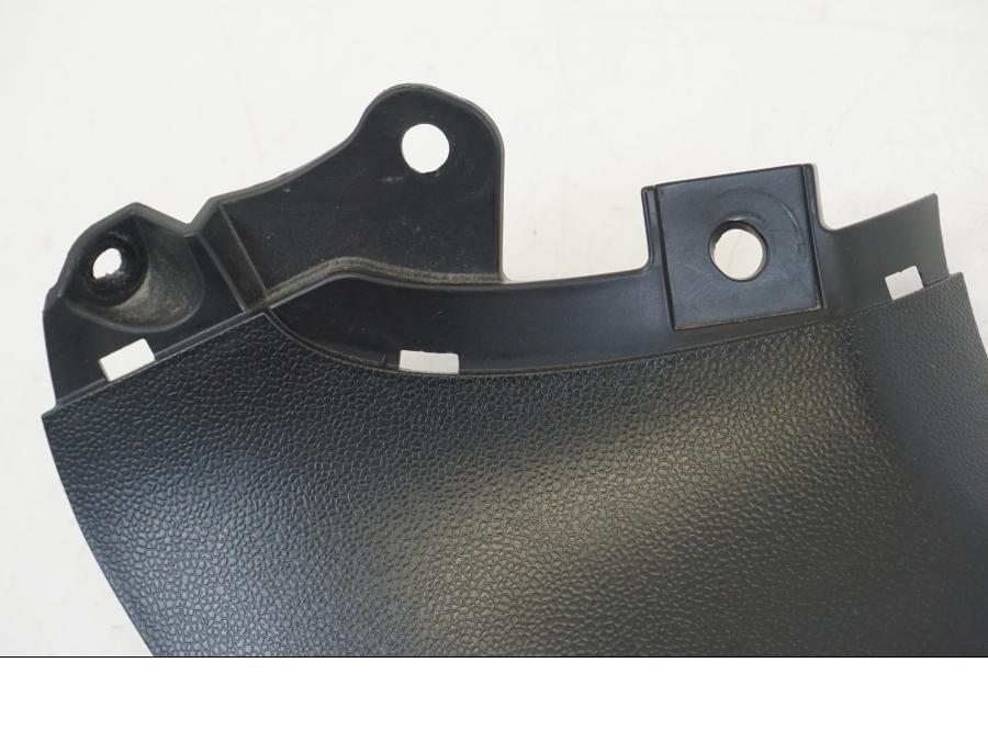 Baksidan på Instrumentplast från en Suzuki GSX 1300 R -2017 motorcykel.