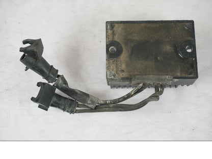 Vänster sida på Likriktare från en H-D Sportster 883 XL -2007 motorcykel.