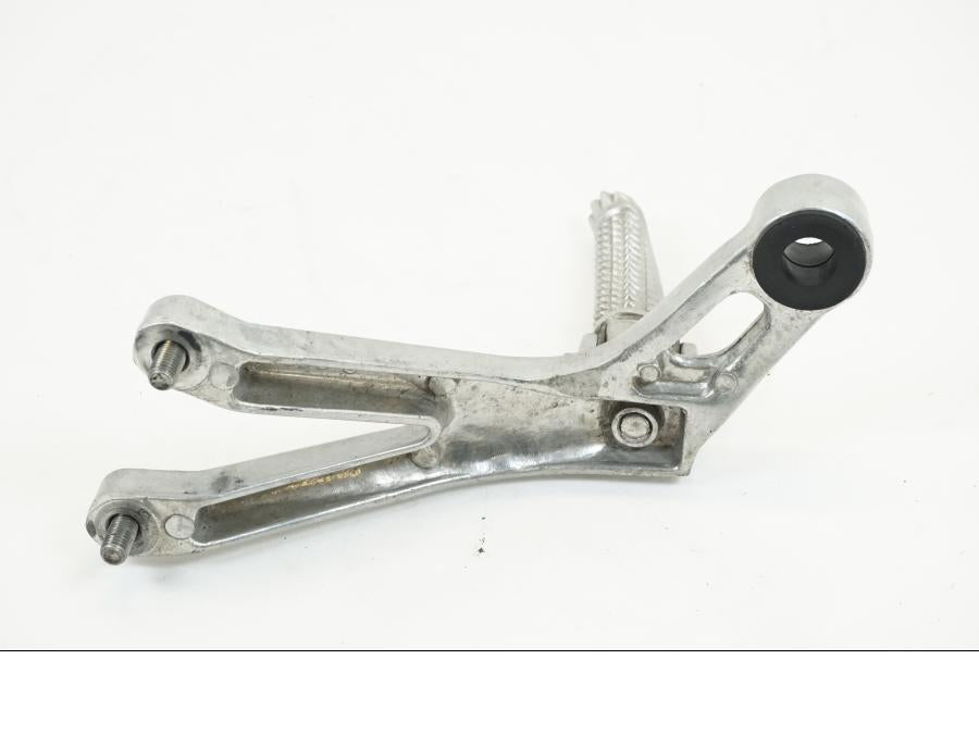 Vänster sida på Fotpinne från en Yamaha YZF R6 -1999 motorcykel.