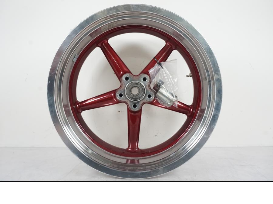 Framsidan på Fälg från en H-D Softail FXCW Rocker -2008 motorcykel.